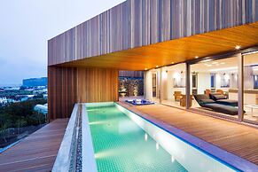 Bayhill Pool & Villa