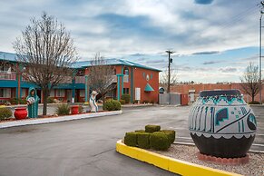 Sandia Peak Inn Old Town ABQ, a Howard Johnson by Wyndham