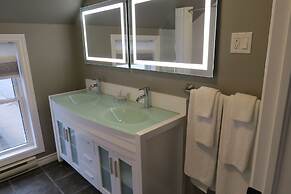 Fundy Complex Dockside Suites