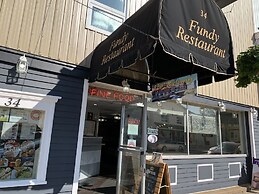 Fundy Complex Dockside Suites