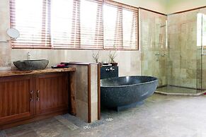 Suara Air Luxury Villa Ubud