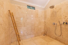 Suara Air Luxury Villa Ubud