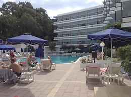 Belair Beach Hotel