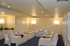 Holidays Express Hotel