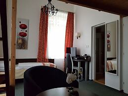 Pension Jana - Domov Mládeže