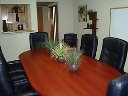 BridgePointe Hotel & Marina