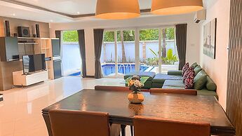 Hidden Palm Pool Villas