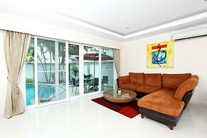 Hidden Palm Pool Villas