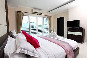 Hidden Palm Pool Villas