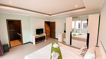 Hidden Palm Pool Villas