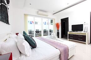 Hidden Palm Pool Villas