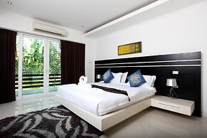 Hidden Palm Pool Villas