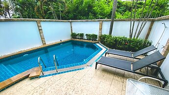 Hidden Palm Pool Villas