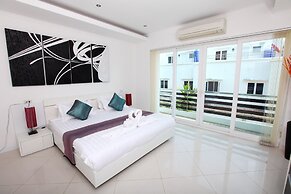 Hidden Palm Pool Villas