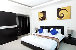 Hidden Palm Pool Villas