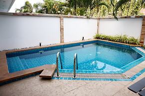 Hidden Palm Pool Villas