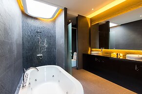 Sunshine Paradise Resort