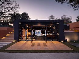 Sunshine Paradise Resort