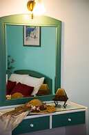 Theoni Apartments