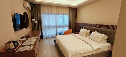 The Country Lodge Hotel