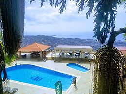 The Country Lodge Hotel