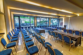 The Country Lodge Hotel