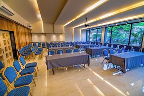 The Country Lodge Hotel