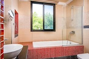 The Country Lodge Hotel