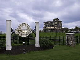 1000 Islands Harbor Hotel