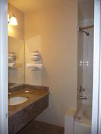 Rainbow Inn - Near Adventure City