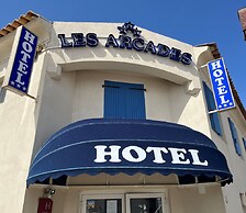 Hôtel les Arcades