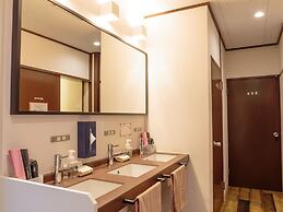 J-Hoppers Hiroshima Guesthouse - Hostel