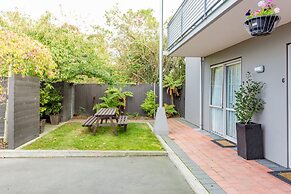 306 Motel Apartments