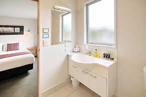 306 Motel Apartments