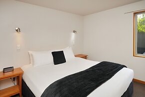 306 Motel Apartments