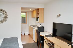 306 Motel Apartments