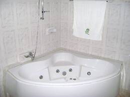 East Airport Guesthouse