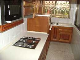 East Airport Guesthouse