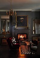Moonfleet Manor