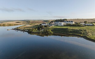 Moonfleet Manor
