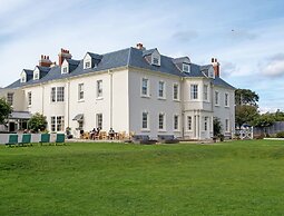 Moonfleet Manor