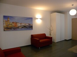 Venice Apartments Dante