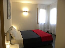 Venice Apartments Dante