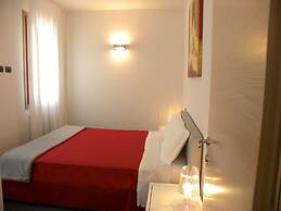 Venice Apartments Dante