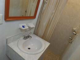 Uke Inn Hotel & Suites