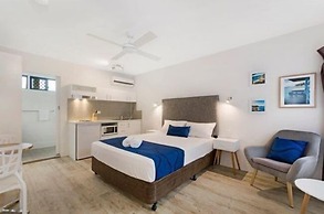 Beach House Motel