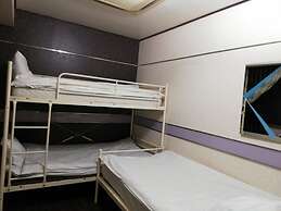 Family & bAKpAK Tokyo Hostel