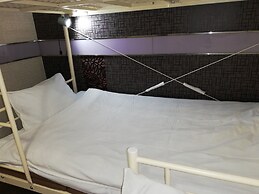 Family & bAKpAK Tokyo Hostel