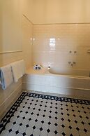 Yarra Valley Grand Hotel