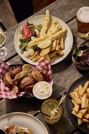 Yarra Valley Grand Hotel